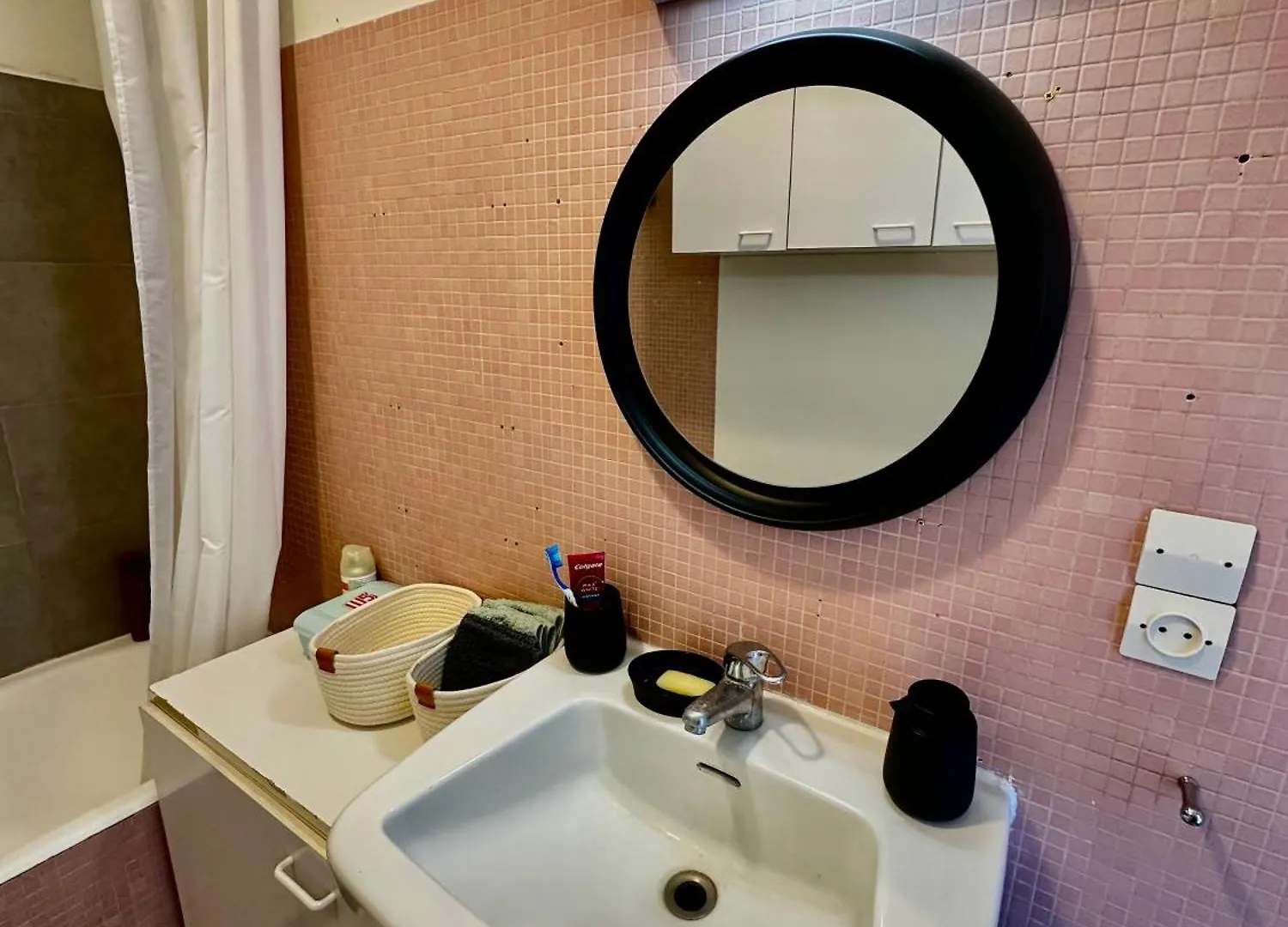 Charming Parisian Apartment In The 15Th Arrondissement